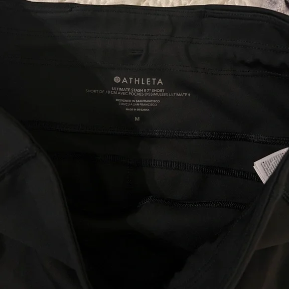 Athleta ultimate stash 7” short, Sz M - Picture 2 of 5